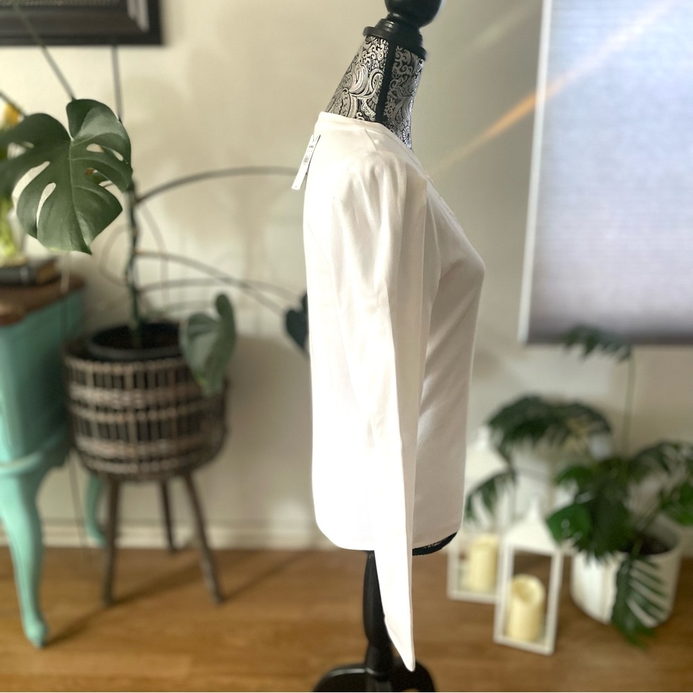 NWT Express Ribbed Puff Sleeve Button Front Henley Thong Bodysuit White Size L - Picture 4 of 8
